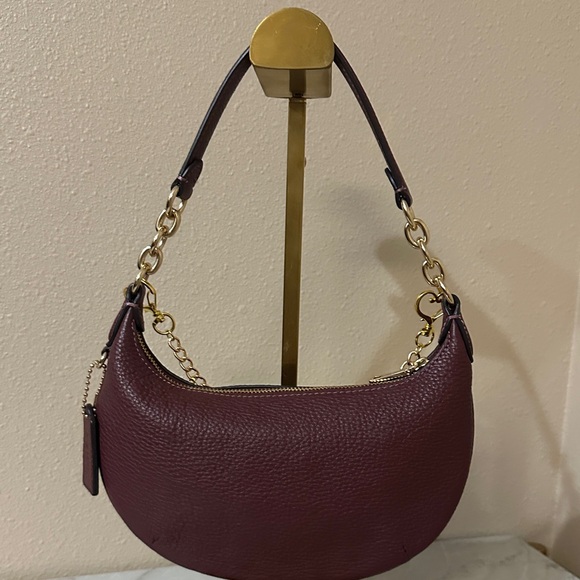 Coach Dark Red Leather Shoulder Bag with Gold Accents - Picture 4 of 8